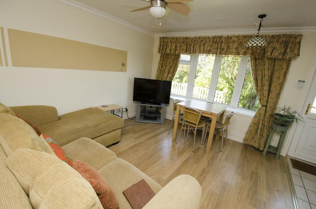 Watermouth Lodges イフラクーム 部屋 写真